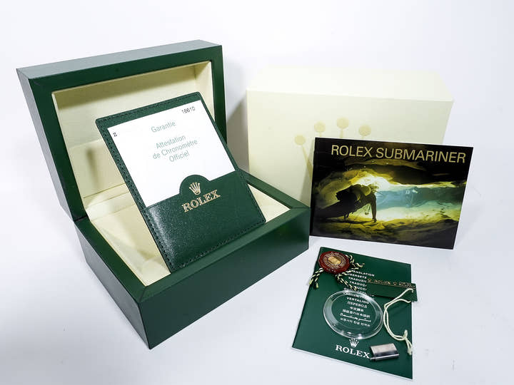 Rolex Submariner Date Ref. 16610LV Stainless Steel Black Dial Excellent Condition rtuy995v