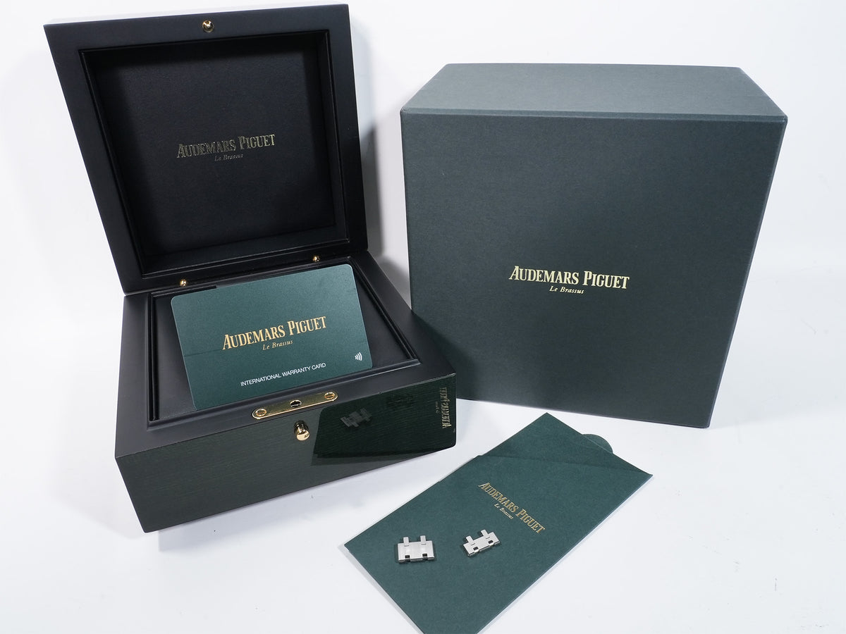 Audemars Piguet Royal Oak Chronograph Ref. 26715ST.OO.1356ST.01 Stainless Steel Night Blue Dial, Excellent Condition, iw355mto