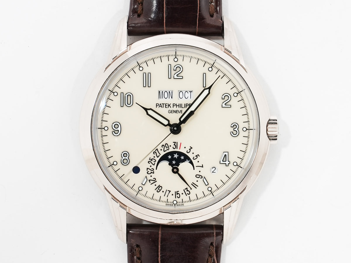 Patek Philippe Perpetual Calendar Ref. 5320G-001 White Gold Ivory Dial Pre-owned px97wvvo
