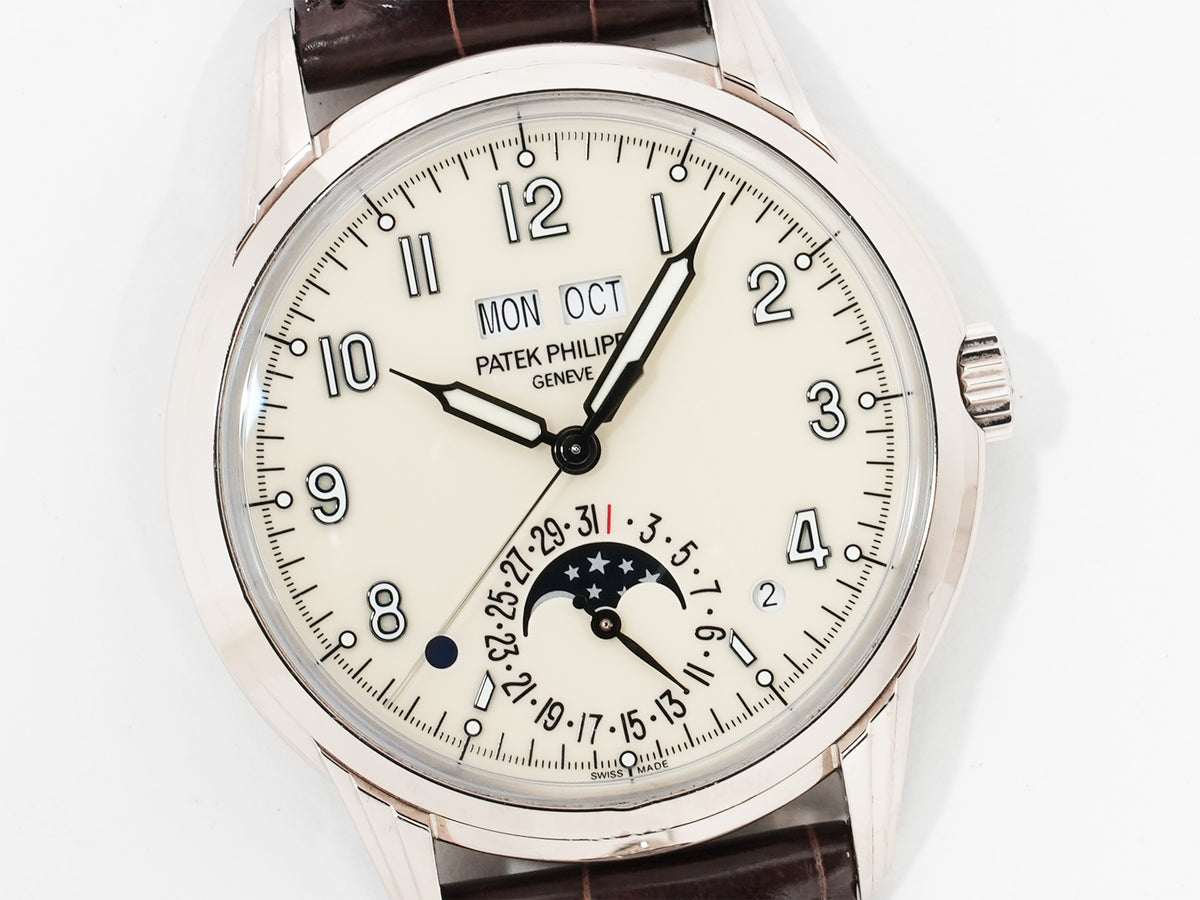 Patek Philippe Perpetual Calendar Ref. 5320G-001 White Gold Ivory Dial Pre-owned px97wvvo