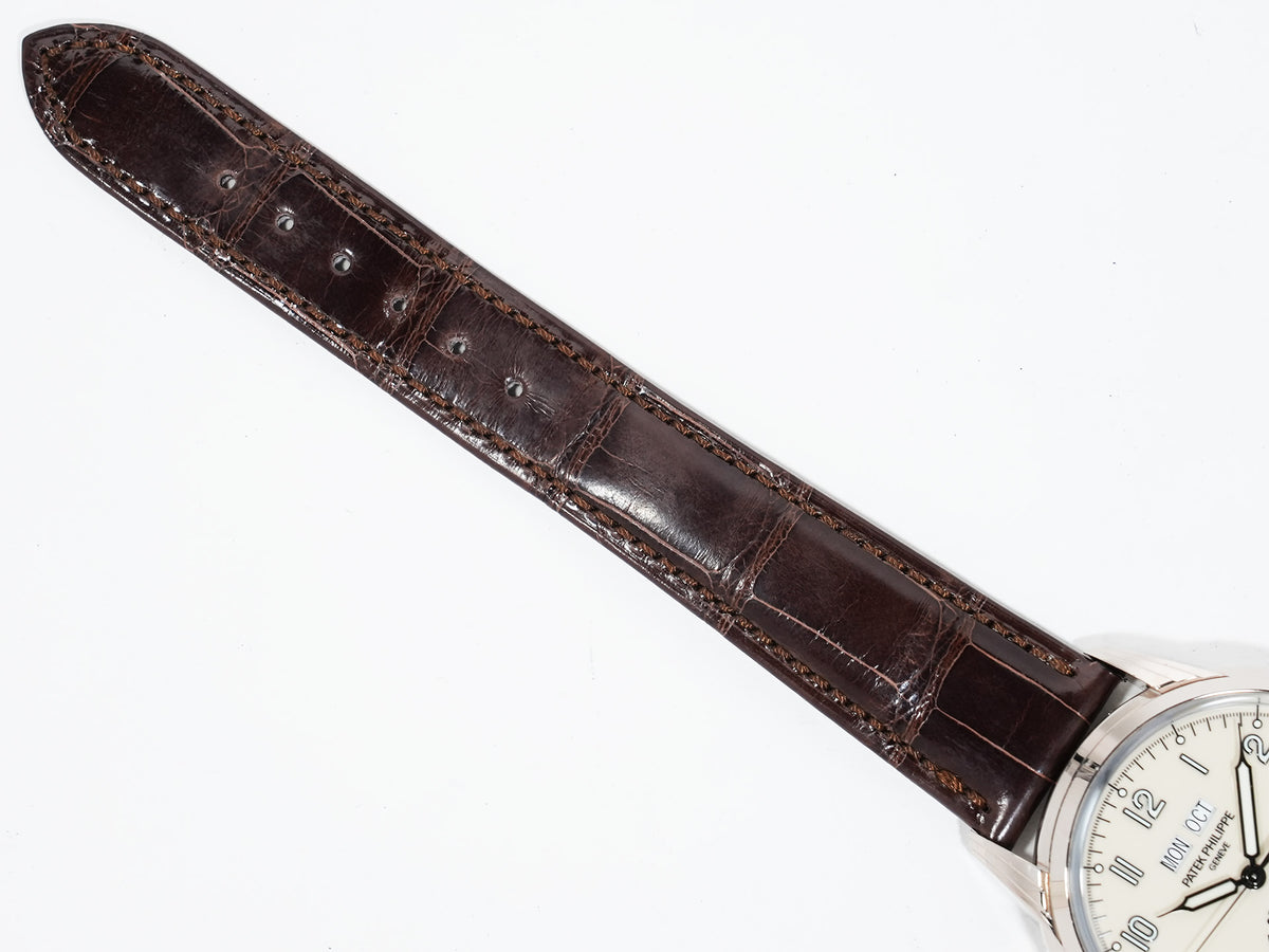 Patek Philippe Perpetual Calendar Ref. 5320G-001 White Gold Ivory Dial Pre-owned px97wvvo