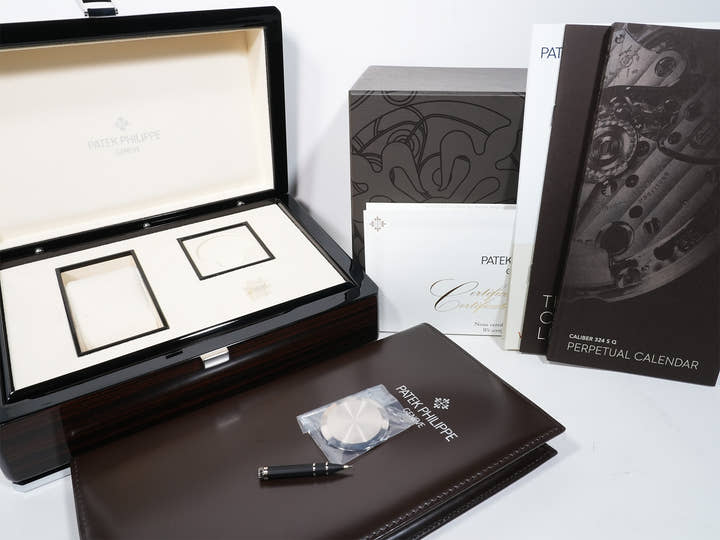 Patek Philippe Perpetual Calendar Ref. 5320G-001 White Gold Ivory Dial Pre-owned px97wvvo
