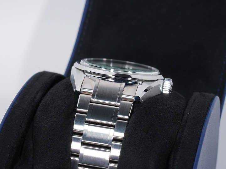 Grand Seiko Evolution 9 Collection Mechanical Hi-Beat Ref. SLGH021 Stainless Steel Light Green Dial, Pre-owned in excellent condition ugds3c74