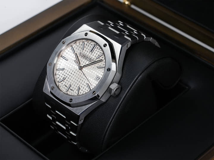オーデマピゲ ロイヤルオーク 50周年記念 Ref.15550ST.OO.1356ST.01 ステンレススチール シルバー文字盤 中古 okr2dtou