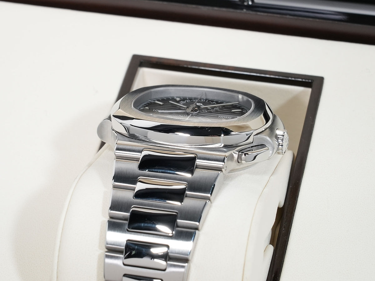 パテックフィリップ ノーチラス トラベルタイム クロノグラフ Ref.5990/1A-001 ステンレススチール ブラックグラデーション文字盤 美中古 cajmy97j