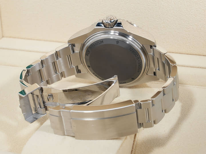 Rolex Sea-Dweller Deepsea Ref. 136660 Stainless Steel Black Dial, Pre-owned in Excellent Condition 45xgbw2s