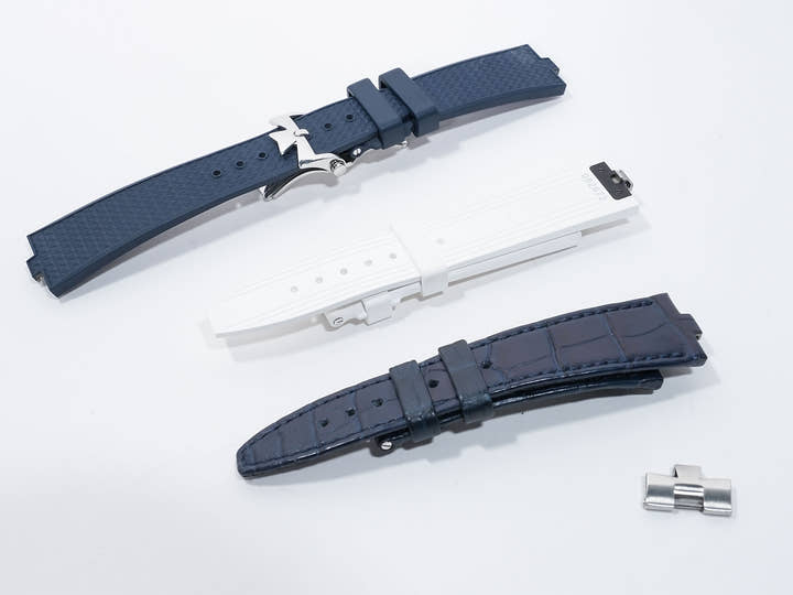 Vacheron Constantin Overseas Automatic Ref. 2305V/100A-B170 Stainless Steel Blue Dial, in excellent condition vdvpvsvs