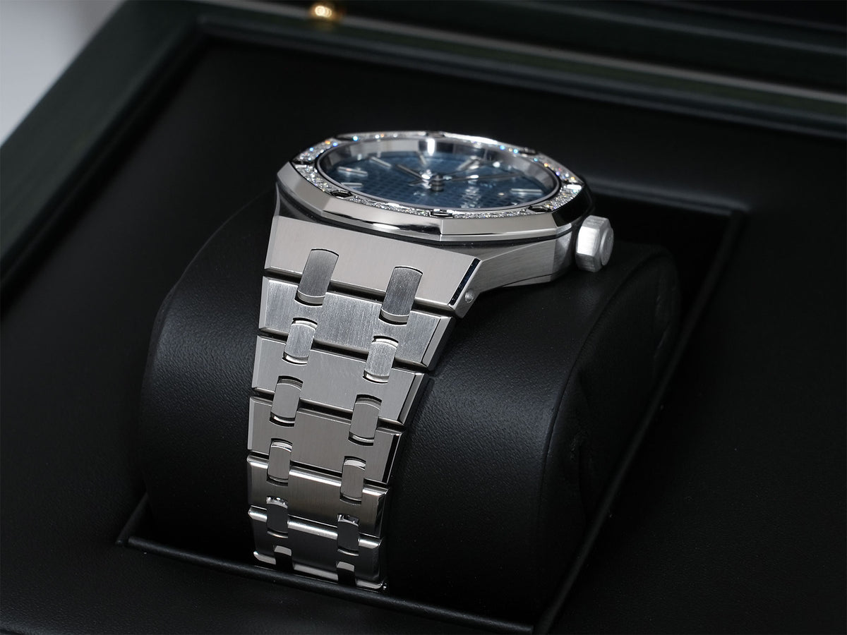 Audemars Piguet Royal Oak Ref. 15551ST.ZZ.1356ST.04 Stainless Steel Light Blue Dial, Excellent Condition p74i4pod