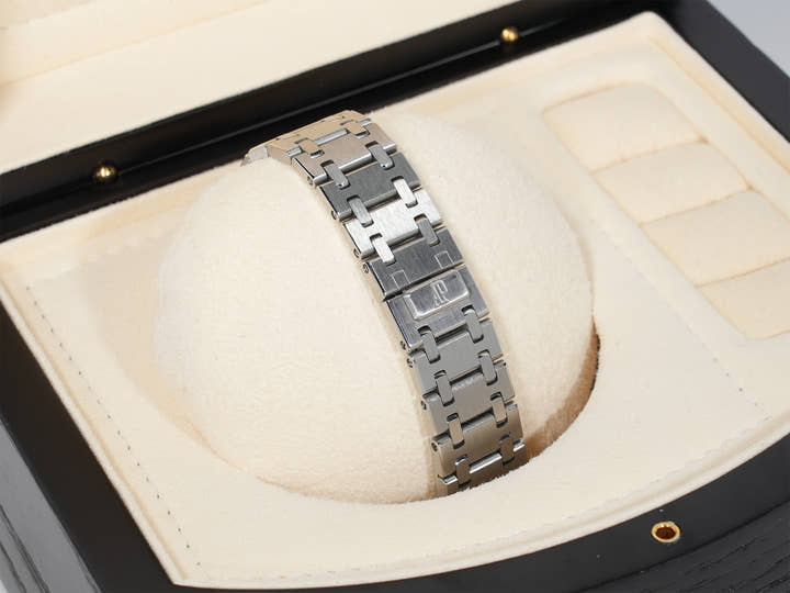 オーデマピゲ ロイヤルオーク Ref.14790ST/O/0789ST/09 ステンレススチール グレー文字盤 中古 4ce3p25j