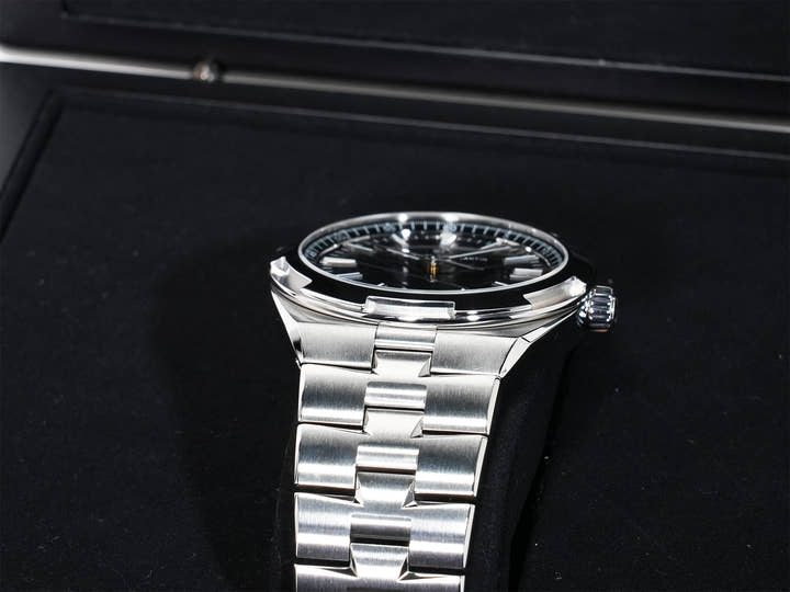 ヴァシュロンコンスタンタン オーヴァーシーズ Ref.4500V/110A-B483 ステンレススチール ブラック文字盤 美中古 4442ba76