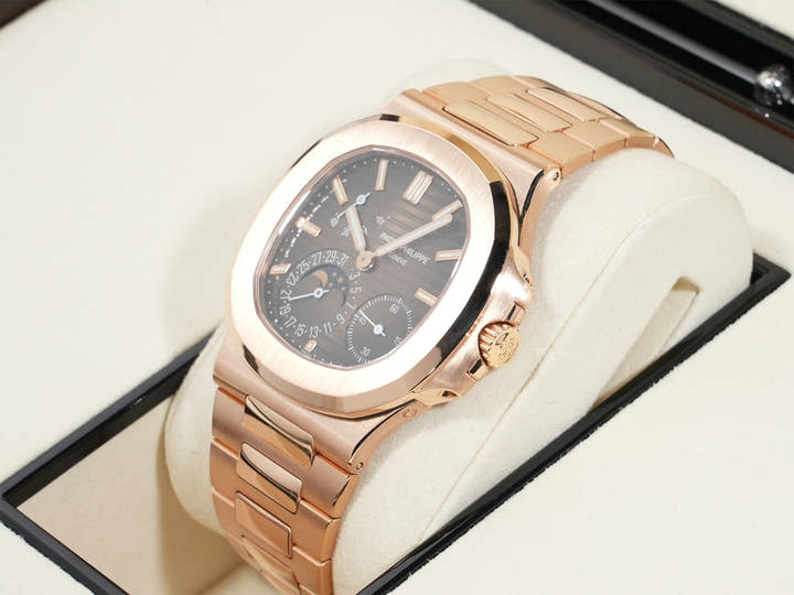 Patek Philippe Nautilus Ref.5712/1R-001 Rose Gold Brown Soleil Dial Excellent Condition 4yb6qzm3