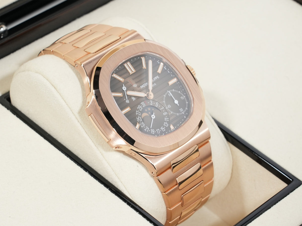 Patek Philippe Nautilus Ref.5712/1R-001 Rose Gold Brown Soleil Dial Excellent Condition 4yb6qzm3