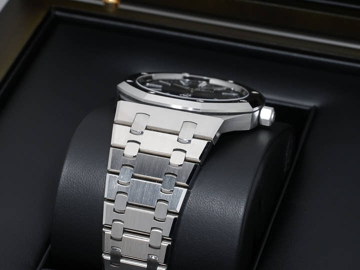 Audemars Piguet Royal Oak Jumbo Extra-Thin Ref.16202ST.OO.1240ST.02 Stainless Steel Night Blue Dial Excellent Condition ovp95avq