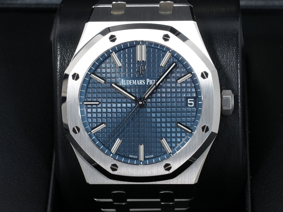 Audemars Piguet Royal Oak Ref. 15500ST.OO.1220ST.01 Stainless Steel Blue Dial Pre-Owned, Excellent Condition tf2hsv85