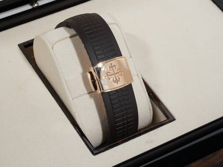 パテックフィリップ アクアノート Ref.5164R-001 ローズゴールド ブラウン エンボス文字盤 中古 wipk24jn