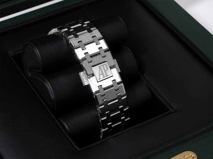 オーデマピゲ ロイヤルオーク Ref.15550ST.OO.1356ST.08 ステンレススチール ライトブルー文字盤 未使用 mksfjr8i
