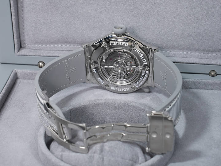 ウブロ クラシックフュージョン バルーンドッグ by ジェフ クーンズ シルバー Ref.542.SX.0820.NR.JKN26 ステンレススチール シルバー文字盤 未使用 rzdg6h4g