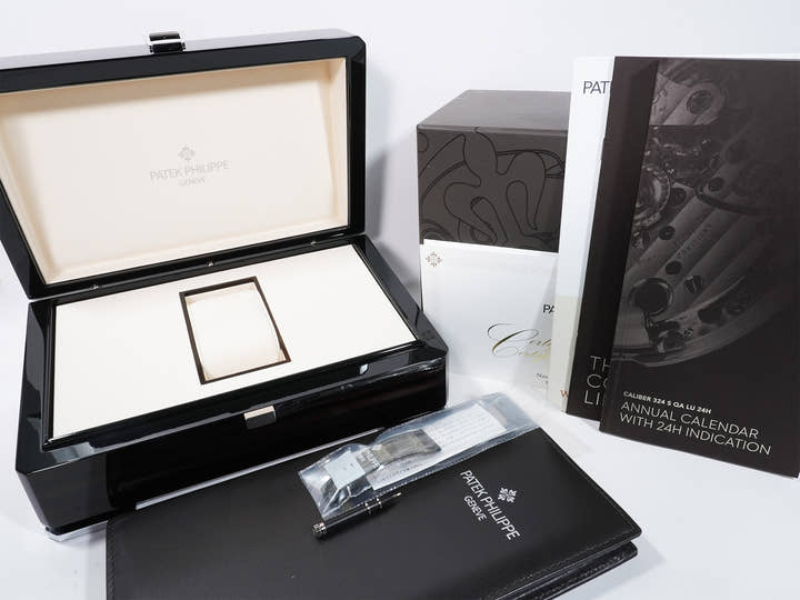 パテックフィリップ アニュアルカレンダー ムーンフェイズ Ref.4948G-010 ホワイトゴールド マザーオブパール文字盤 美中古 dca2iesc