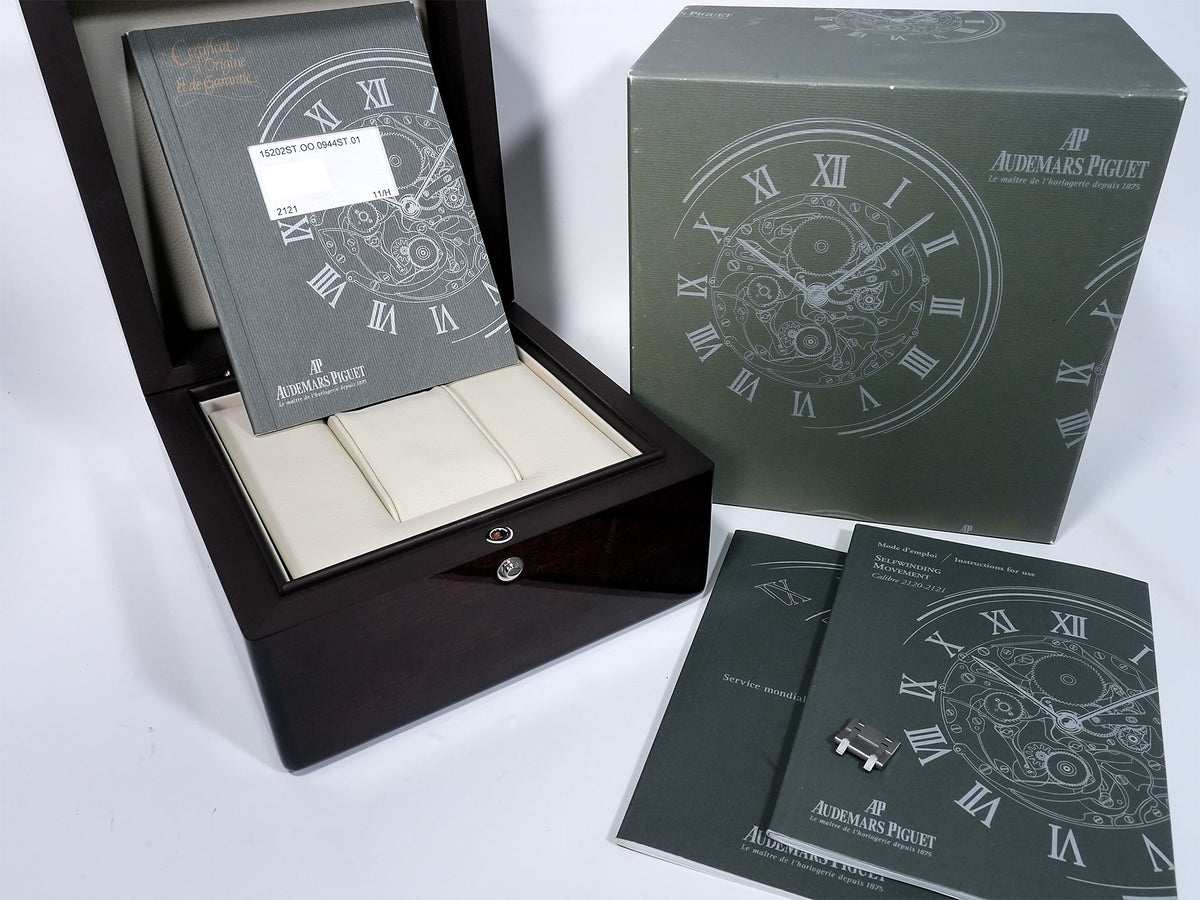 オーデマピゲ ロイヤルオーク ジャンボ エクストラ シン Ref.15202ST.OO.0944ST.01 ステンレススチール ホワイト文字盤 中古 e8u9qfsd