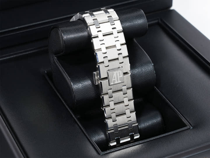 オーデマピゲ ロイヤルオーク Ref.15400ST.OO.1220ST.02 ステンレススチール シルバー文字盤 中古 w7nhhvhi