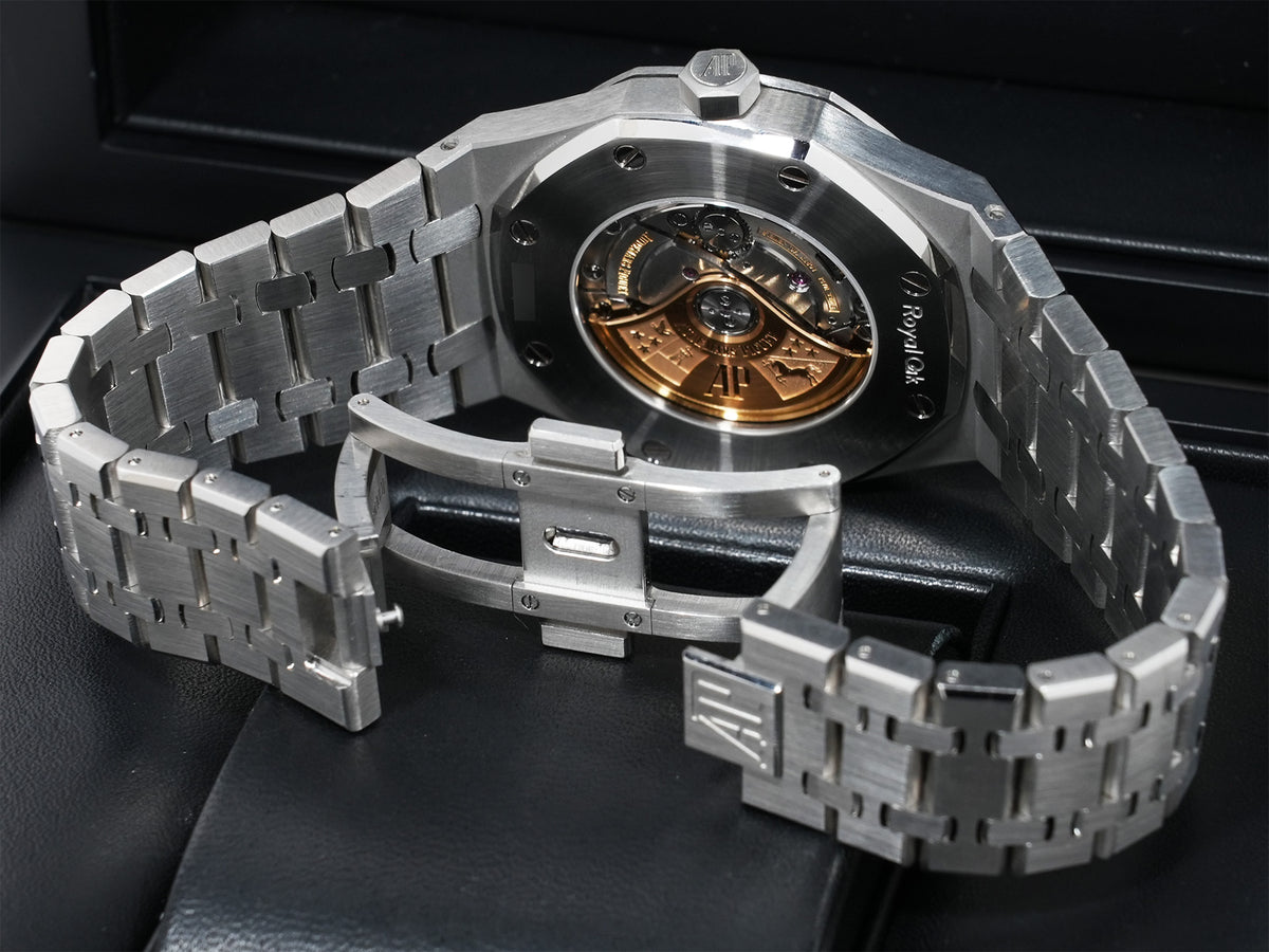 オーデマピゲ ロイヤルオーク Ref.15400ST.OO.1220ST.02 ステンレススチール シルバー文字盤 中古 w7nhhvhi