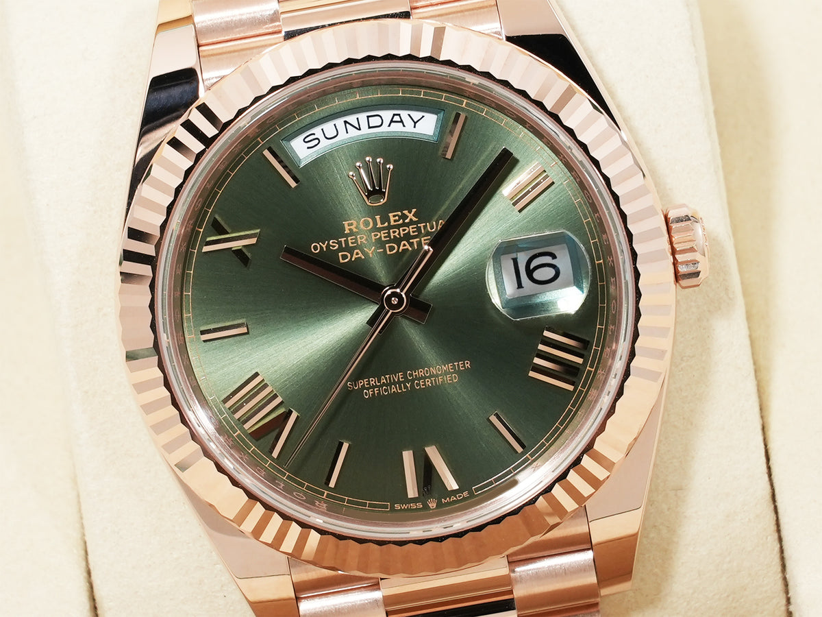 Rolex Day-Date 40 Ref.228235 Everose Gold Olive Green Dial Unused 444rn6vy