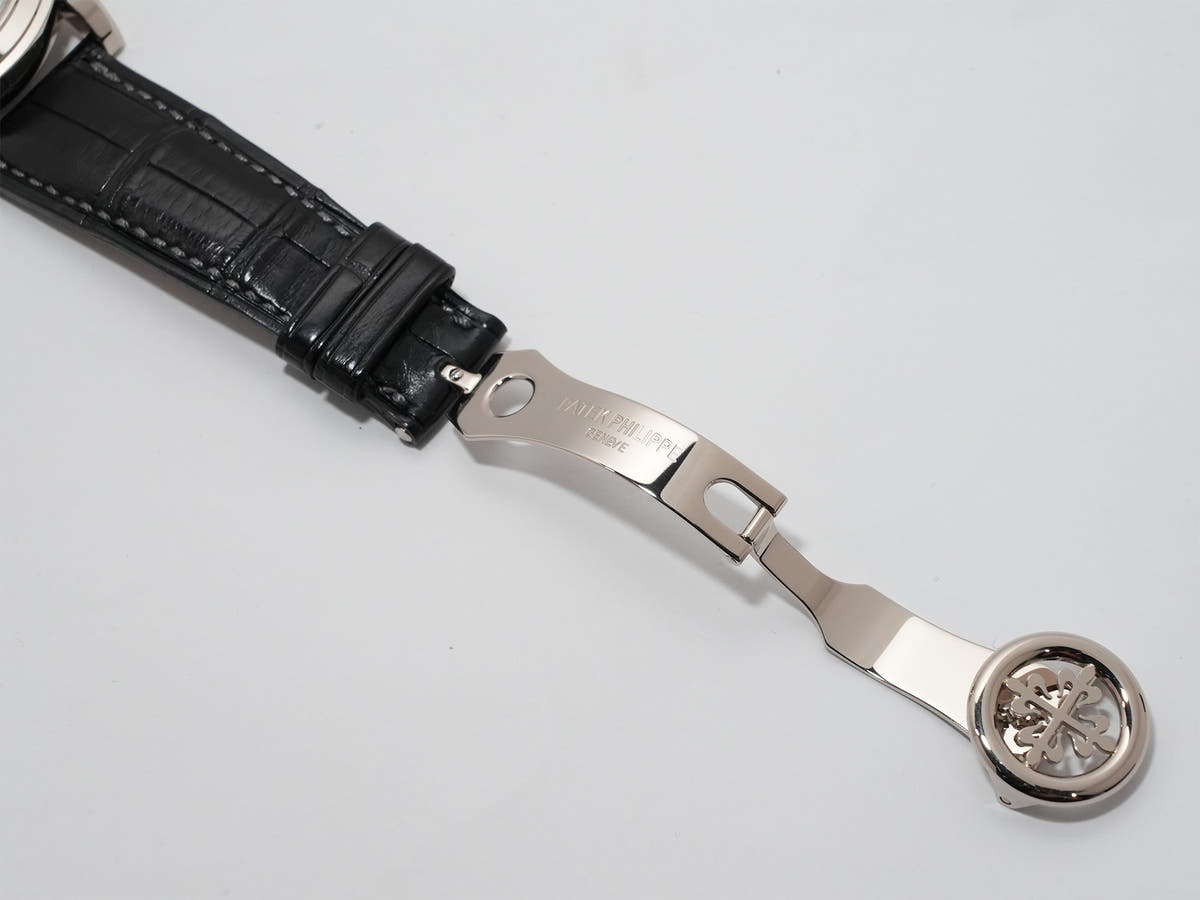 パテックフィリップ クロノグラフ Ref.5070G-001 シルバー文字盤 美中古 WR7H4SWA