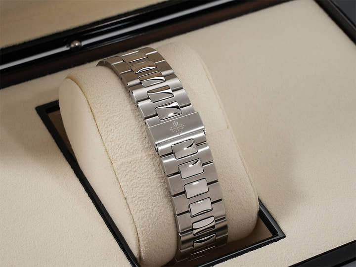 パテックフィリップ ノーチラス TIFFANY＆CO. Ref.5711/1A-018 ステンレススチール ティファニー ターコイズ文字盤