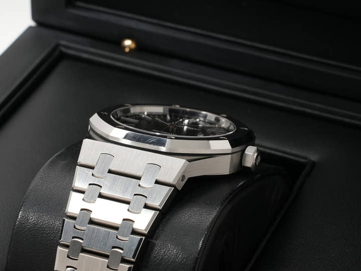 オーデマピゲ ロイヤルオーク Ref.15400ST.OO.1220ST.01.A ステンレススチール ブラック文字盤