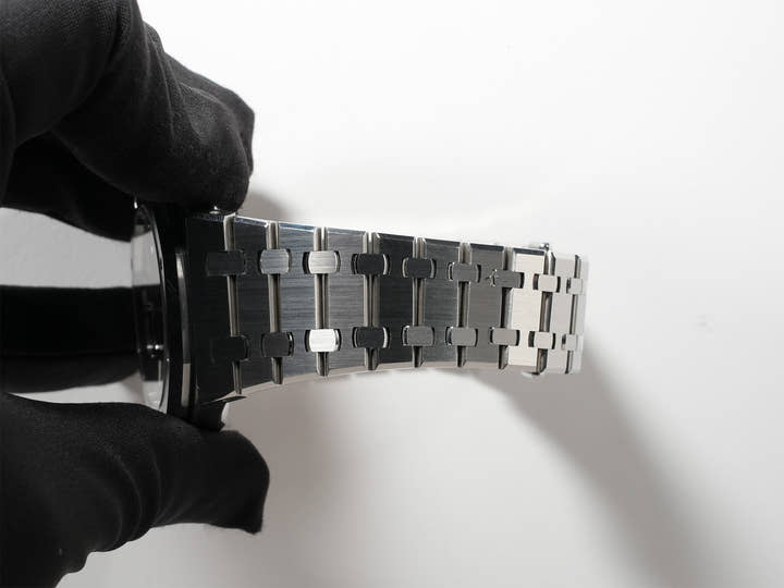 オーデマピゲ ロイヤルオーク Ref.15400ST.OO.1220ST.01.A ステンレススチール ブラック文字盤