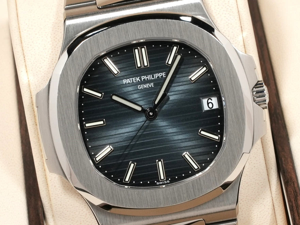 パテックフィリップ ノーチラス Ref.5711/1A-010 ブルー文字盤 美中古 pyxdrjkq