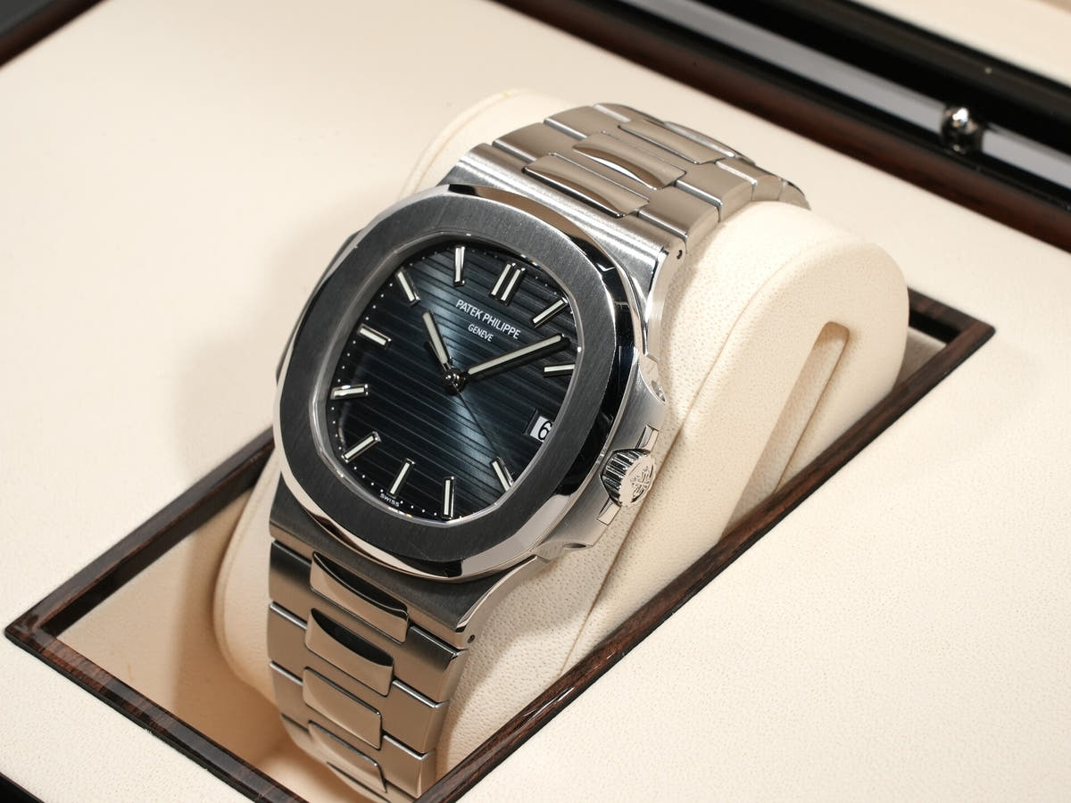 パテックフィリップ ノーチラス Ref.5711/1A-010 ブルー文字盤 美中古 pyxdrjkq
