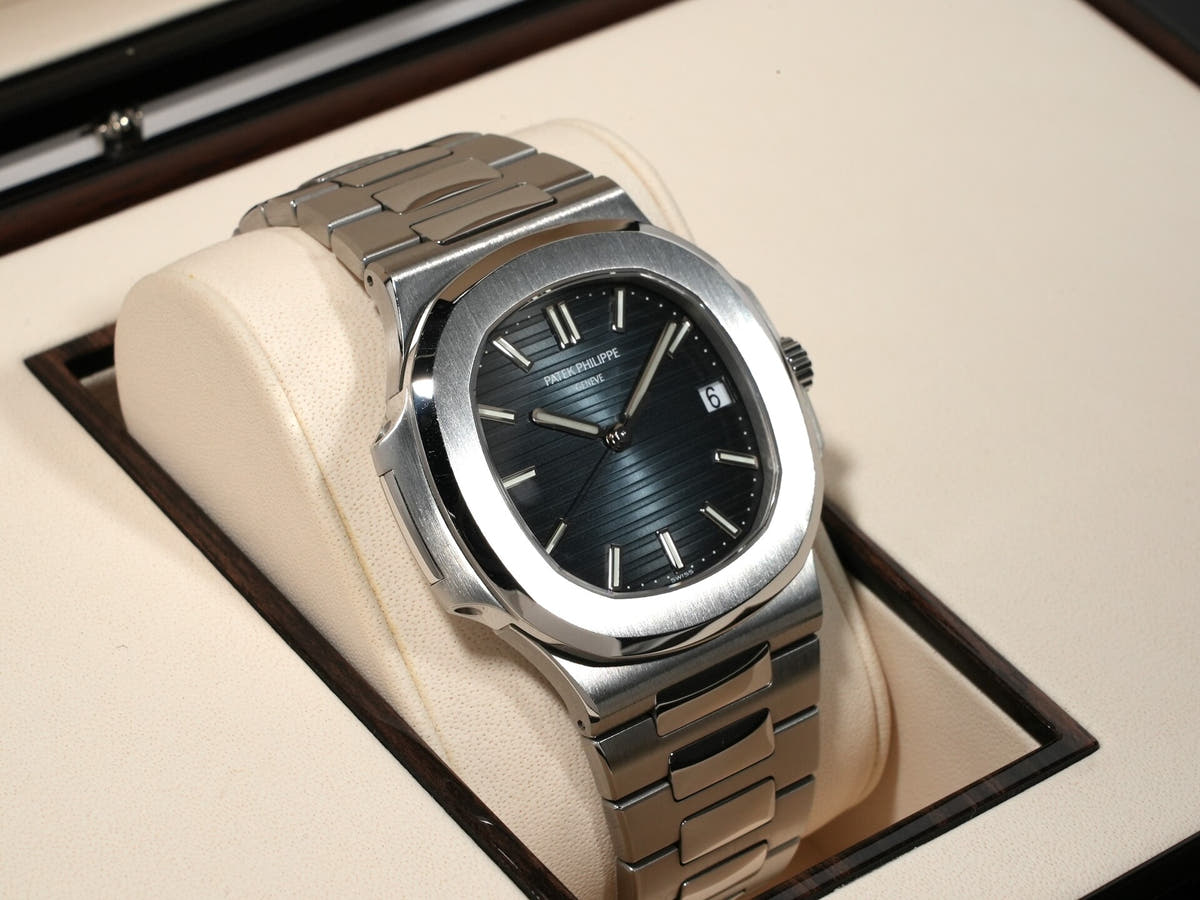 パテックフィリップ ノーチラス Ref.5711/1A-010 ブルー文字盤 美中古 pyxdrjkq
