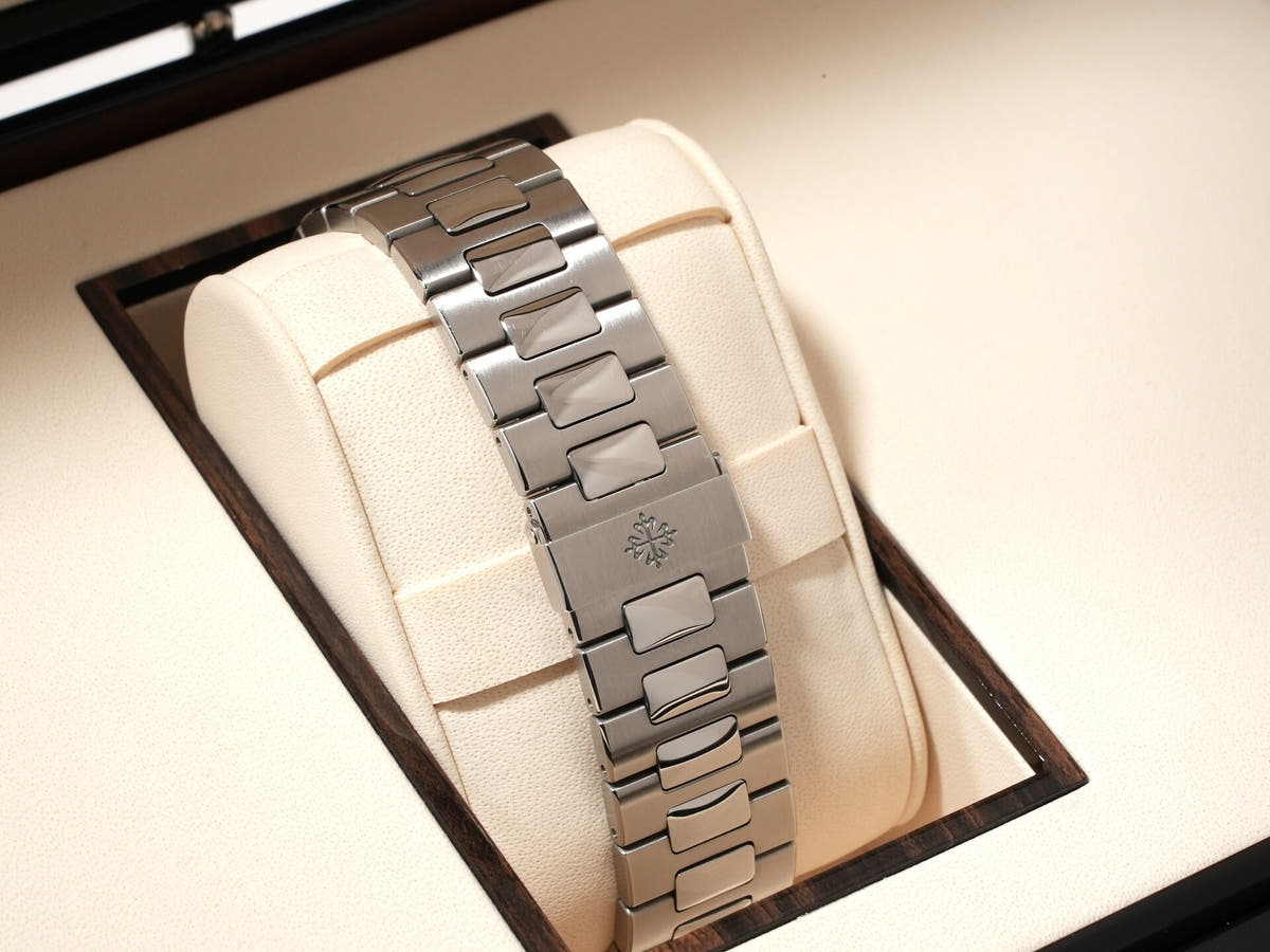 パテックフィリップ ノーチラス Ref.5711/1A-010 ブルー文字盤 美中古 pyxdrjkq
