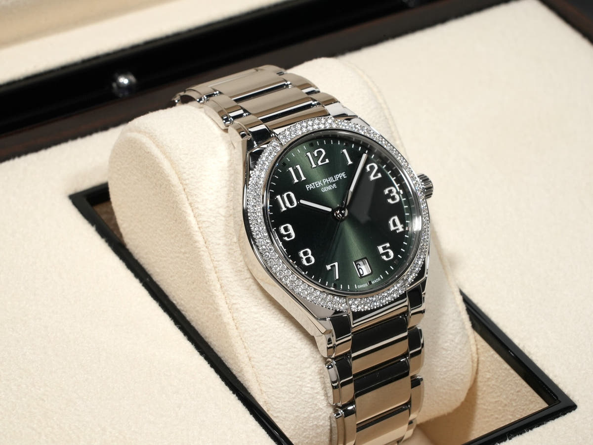 パテックフィリップ Twenty-4 Ref.7300/1200A-011 オリーブグリーン ソレイユ文字盤 美中古 d8cxgana