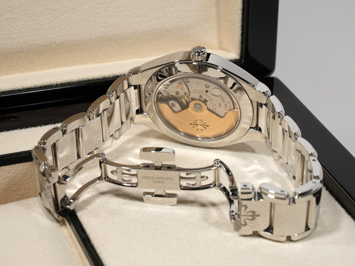 パテックフィリップ Twenty-4 Ref.7300/1200A-011 オリーブグリーン ソレイユ文字盤 美中古 d8cxgana