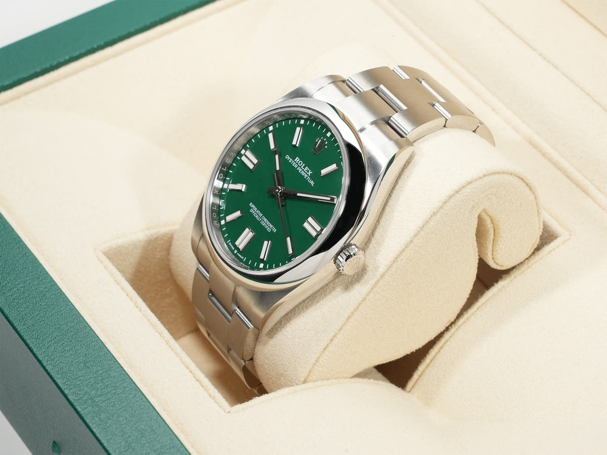 Rolex Oyster Perpetual 41 Ref.124300 Green Dial Unused 5dcgxche