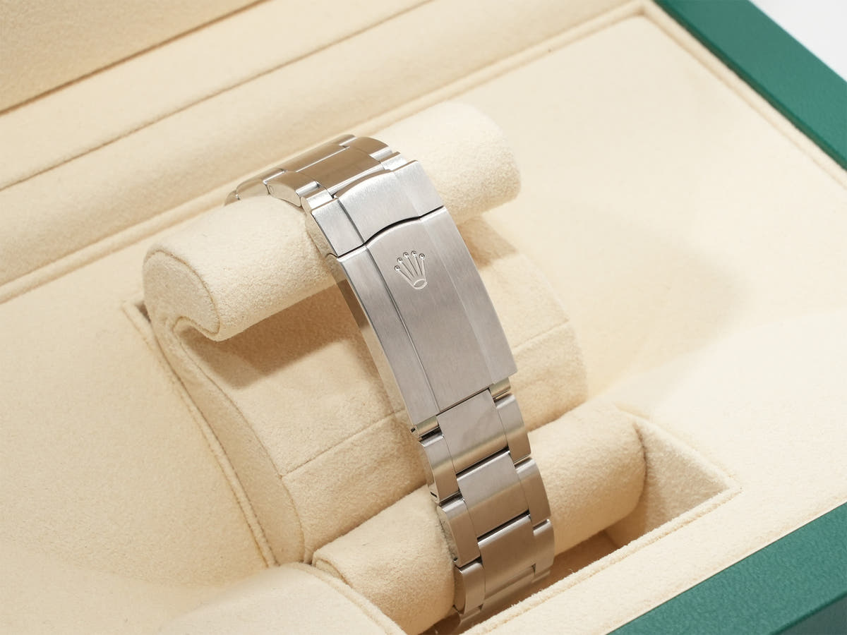 Rolex Oyster Perpetual 41 Ref.124300 Green Dial Unused 5dcgxche