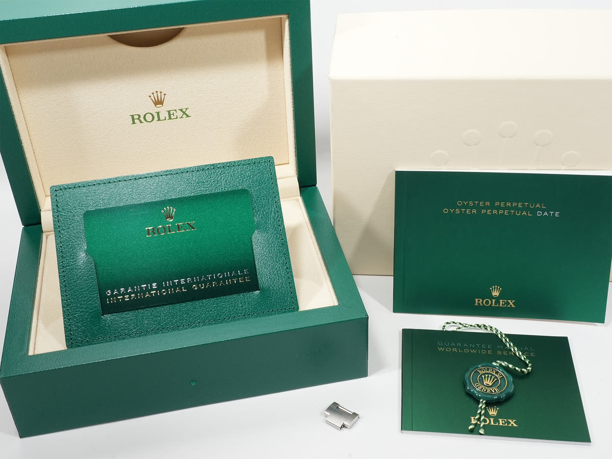 Rolex Oyster Perpetual 41 Ref.124300 Green Dial Unused 5dcgxche