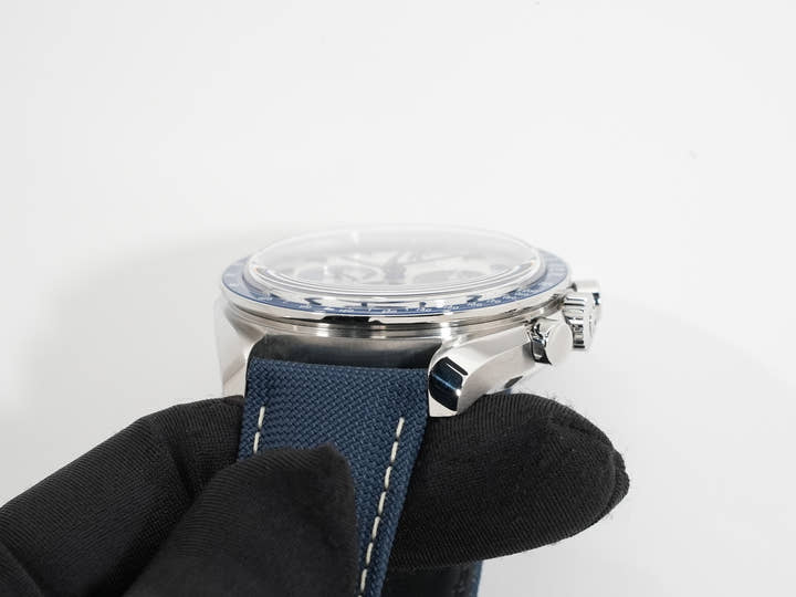オメガ スピードマスター 記念モデル コーアクシャル マスター クロノメーター クロノグラフ 42MM Ref.310.32.42.50.02.001 シルバー文字盤 中古 77bah2en