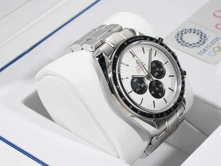 オメガ スピードマスター 記念モデル クロノグラフ 42MM  東京2020リミテッドエディション Ref.522.30.42.30.04.001 シルバー文字盤 美品 s7ysdeiq