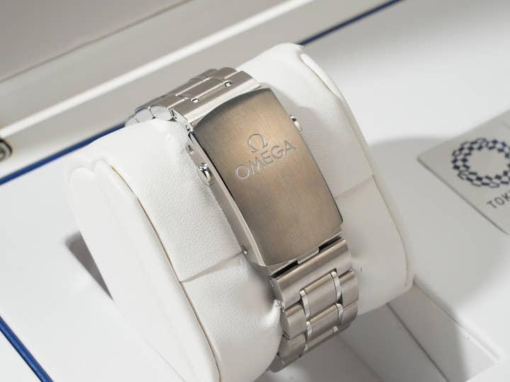 オメガ スピードマスター 記念モデル クロノグラフ 42MM  東京2020リミテッドエディション Ref.522.30.42.30.04.001 シルバー文字盤 美品 s7ysdeiq