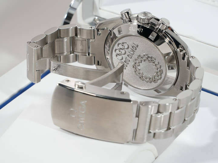 オメガ スピードマスター 記念モデル クロノグラフ 42MM  東京2020リミテッドエディション Ref.522.30.42.30.04.001 シルバー文字盤 美品 s7ysdeiq