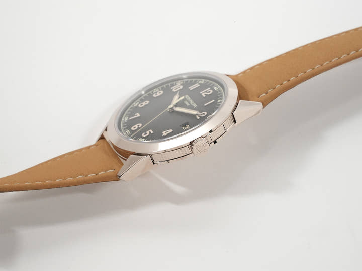 パテックフィリップ カラトラバ Ref.5226G-001 ホワイトゴールド ブラックグラデーションのテクスチャード ラック アントラサイト文字盤