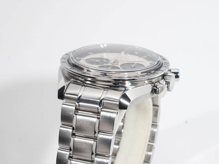 オメガ スピードマスター シューマッハ レジェンド Ref.3853.32 アイボリー×ブラック文字盤 中古 8je3xrt7