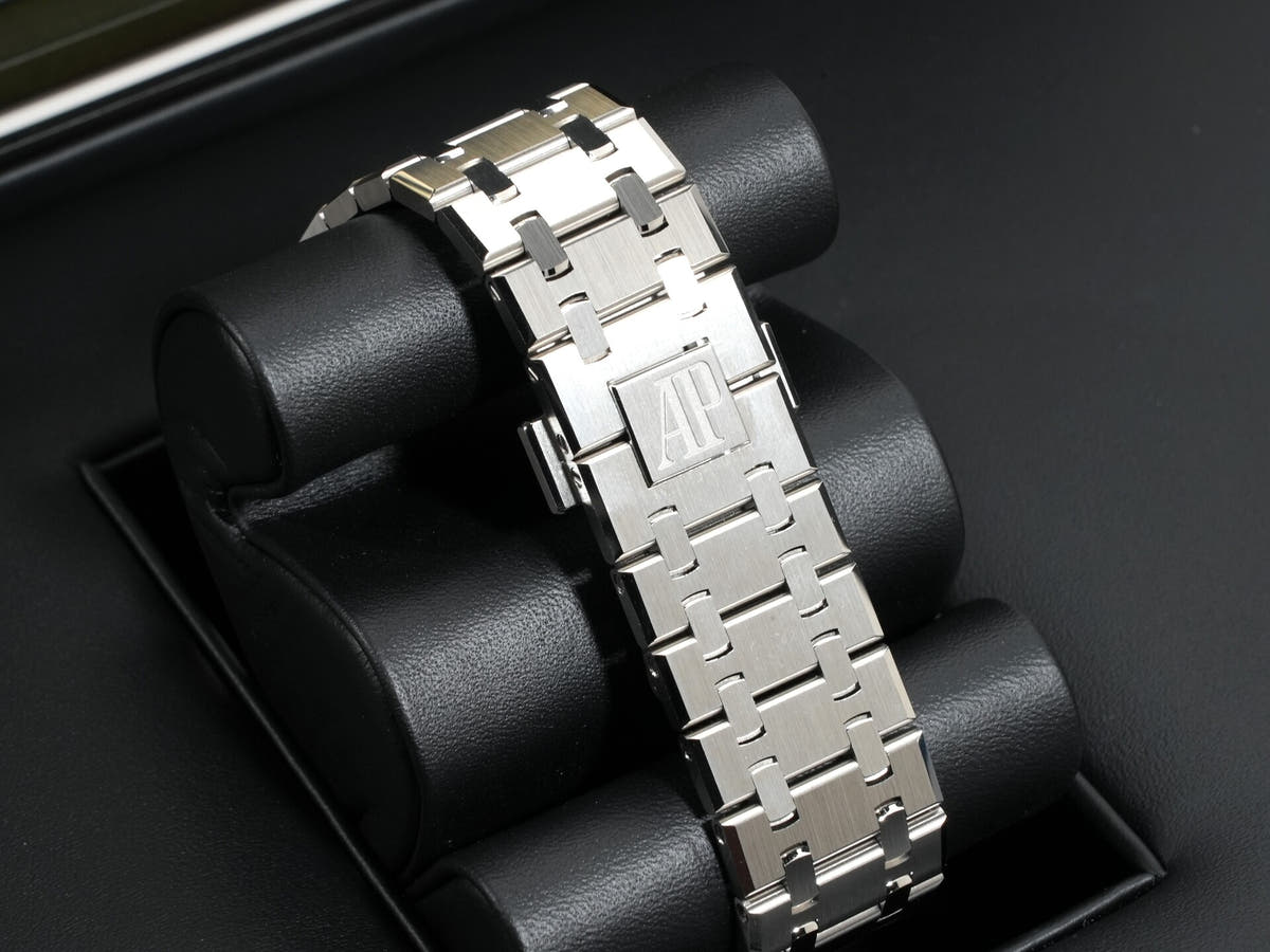 オーデマピゲ ロイヤルオーク フライング トゥールビヨン Ref.26730ST.OO.1320ST.05 スモークバーガンディ文字盤 未使用 ercnmkiv