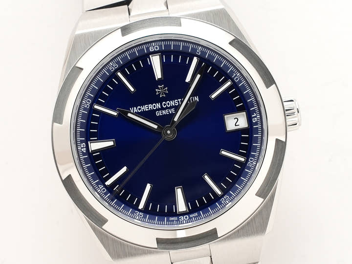 ヴァシュロンコンスタンタン オーヴァーシーズ オートマティック Ref.4520V/210A-B128 ブルー文字盤 未使用 9tabru8x
