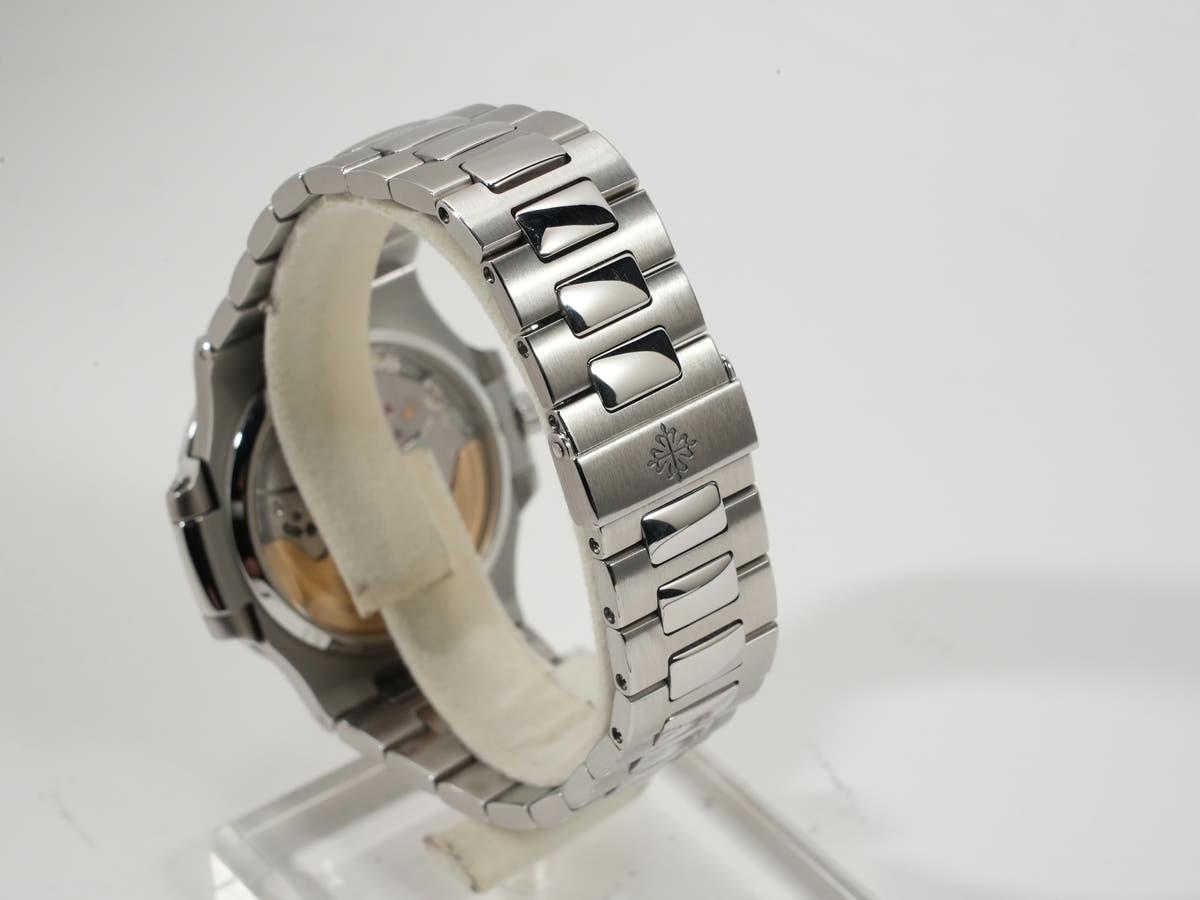 パテックフィリップ ノーチラス Ref.5800/1A-001 ブルー文字盤 美中古 6jo8g85k