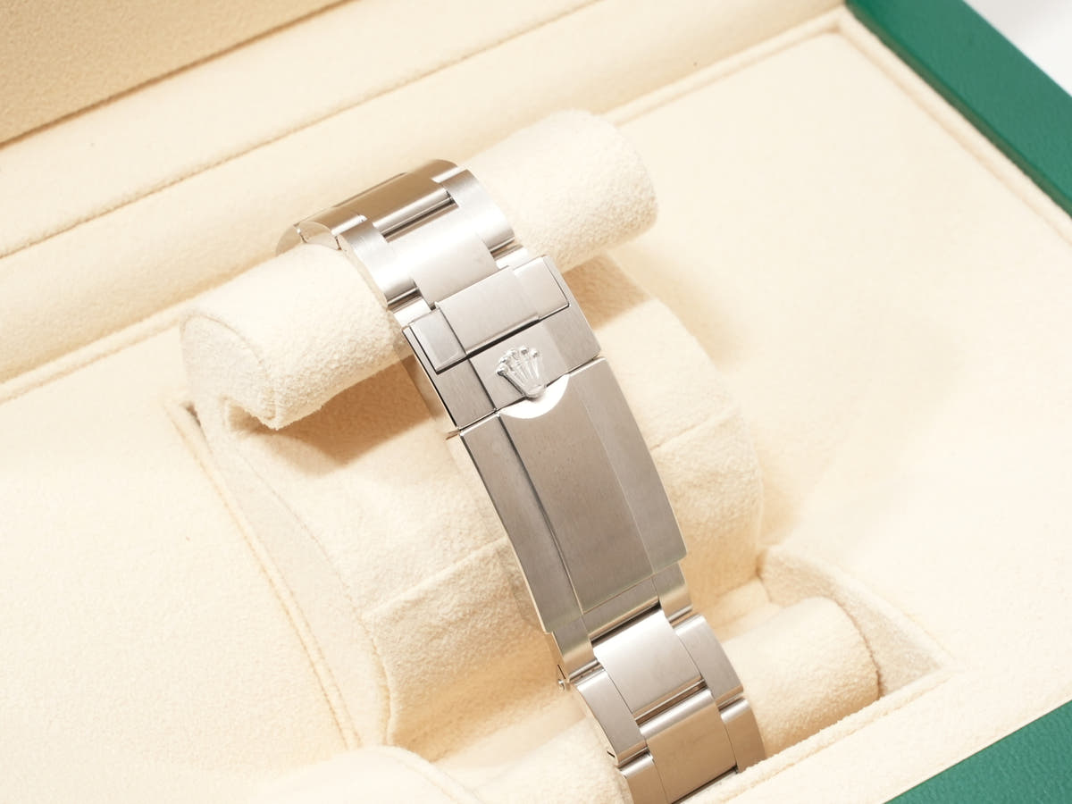 ロレックス エアキング Ref.126900 ブラック文字盤 未使用 uqnah4mm