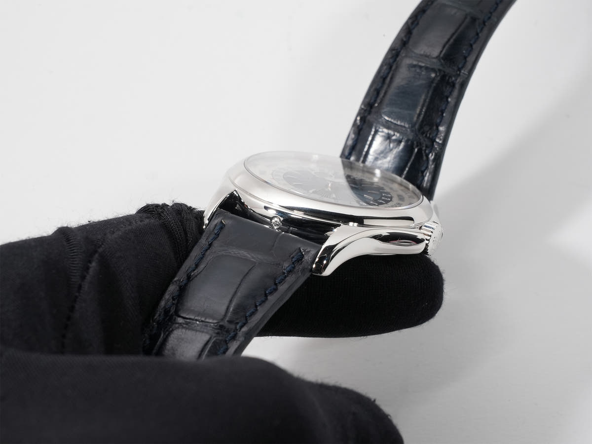 Patek Philippe Complications World Time Ref.5130P-001 Silver Dial Excellent Condition u9e9gdft
